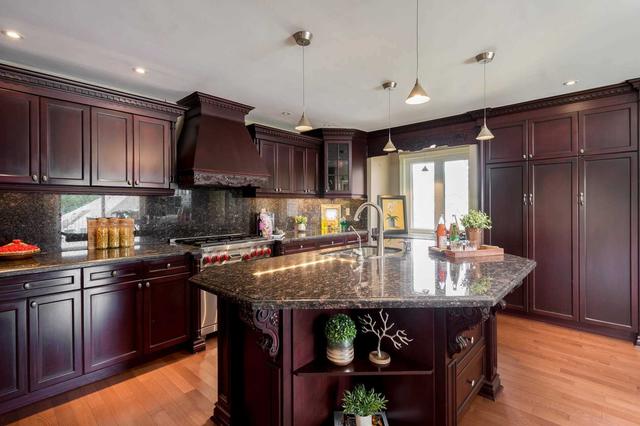 64 Dean Pl, House detached with 4 bedrooms, 5 bathrooms and 33 parking in Vaughan ON | Image 7