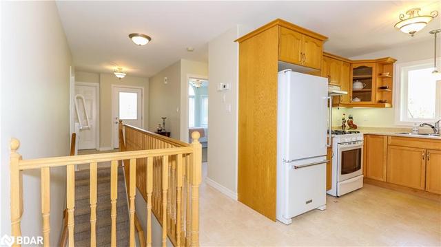 7 Palmer Drive, House detached with 3 bedrooms, 2 bathrooms and 4 parking in Barrie ON | Image 10