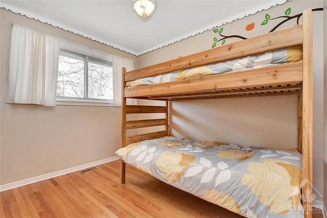 1824 Forman Avenue, House detached with 3 bedrooms, 2 bathrooms and 3 parking in Ottawa ON | Image 17