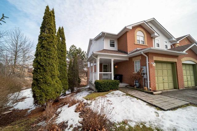 511 Winkworth Crt, Townhouse with 3 bedrooms, 3 bathrooms and 2 parking in Newmarket ON | Image 1