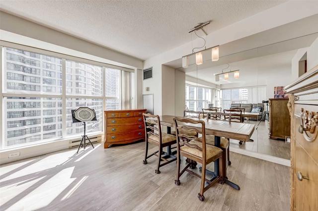 1602 - 77 Harbour Sq, Condo with 2 bedrooms, 2 bathrooms and 1 parking in Toronto ON | Image 19