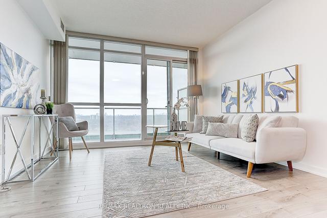 2111 - 29 Singer Crt, Condo with 2 bedrooms, 2 bathrooms and 1 parking in Toronto ON | Image 9