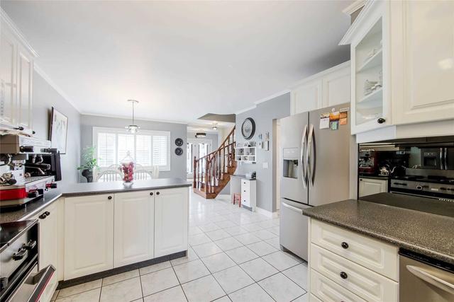 18 West Hill Dr, House detached with 3 bedrooms, 3 bathrooms and 12 parking in Toronto ON | Image 37