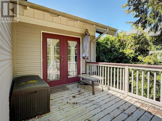 1727 Lee Ave, House detached with 2 bedrooms, 2 bathrooms and null parking in Victoria BC | Image 21