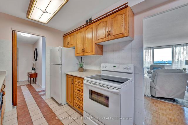 2102 - 61 Richview Rd, Condo with 3 bedrooms, 2 bathrooms and 1 parking in Toronto ON | Image 15