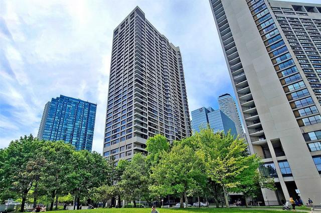 1105 - 65 Harbour Sq, Condo with 1 bedrooms, 1 bathrooms and 1 parking in Toronto ON | Image 1