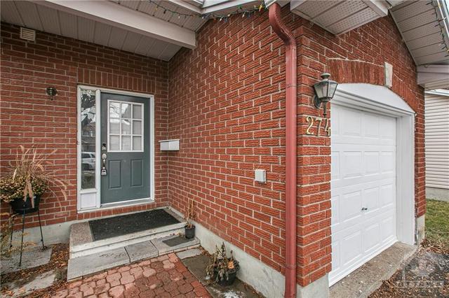 274 Stoneway Drive, Townhouse with 3 bedrooms, 3 bathrooms and 3 parking in Ottawa ON | Image 4