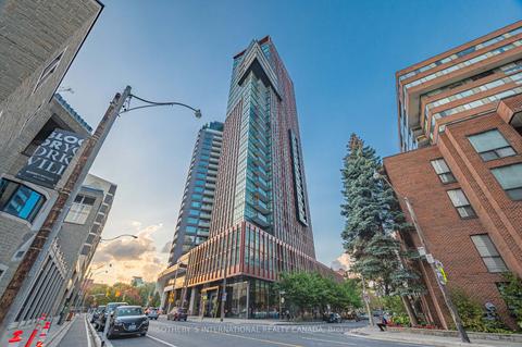 2905 - 32 Davenport Rd, Condo with 3 bedrooms, 3 bathrooms and 2 parking in Toronto ON | Card Image