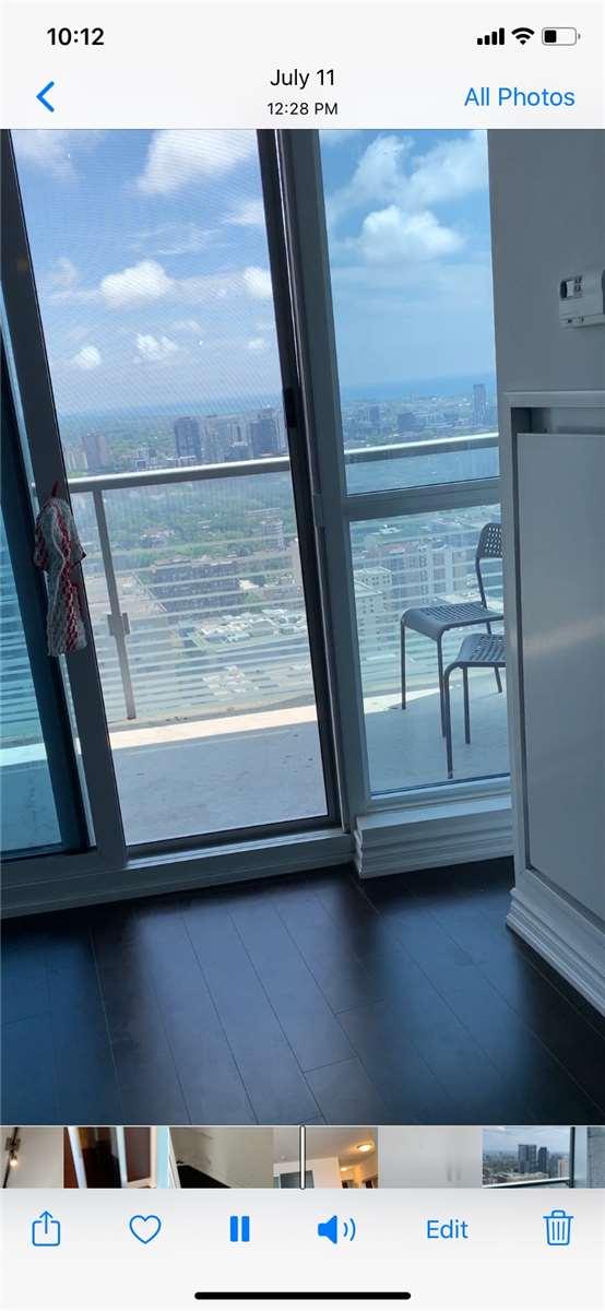4104 - 386 Yonge St, Condo with 2 bedrooms, 2 bathrooms and 0 parking in Toronto ON | Image 10