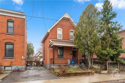 212 Cambridge Street N, House detached with 3 bedrooms, 1 bathrooms and 3 parking in Ottawa ON | Card Image