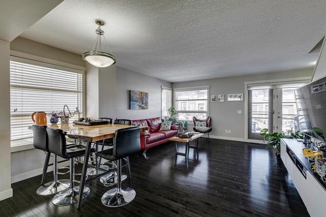 35 Aspen Hills Green Sw, Home with 2 bedrooms, 2 bathrooms and 2 parking in Calgary AB | Image 18