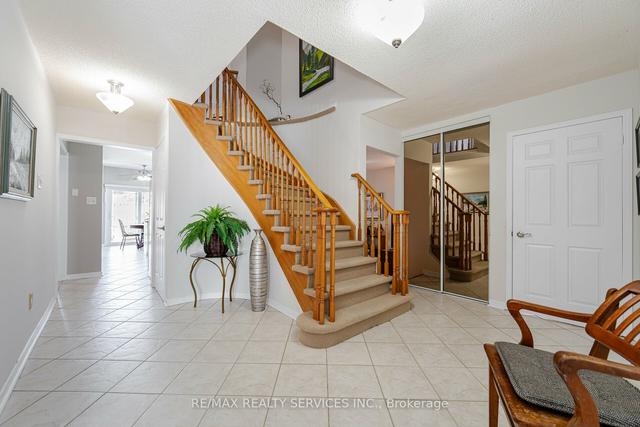 4 Donaldson Dr, House detached with 4 bedrooms, 4 bathrooms and 5 parking in Brampton ON | Image 9