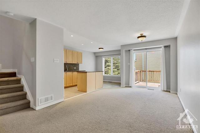 143 Freeport Drive, Townhouse with 3 bedrooms, 3 bathrooms and 2 parking in Ottawa ON | Image 3