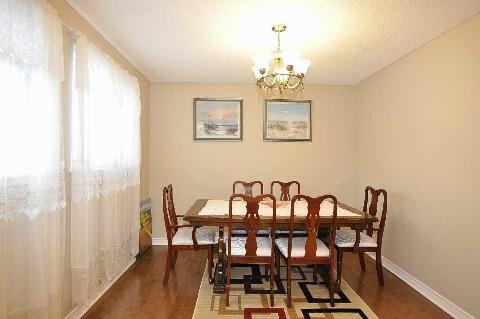 32 Henderson Dr, Townhouse with 3 bedrooms, 2 bathrooms and 2 parking in Markham ON | Image 10