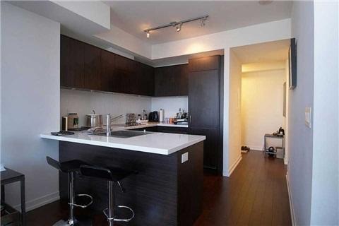 3401 - 21 Widmer St, Condo with 1 bedrooms, 2 bathrooms and 1 parking in Toronto ON | Image 3