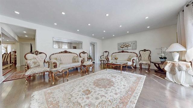 41 Draycott Dr, House detached with 3 bedrooms, 3 bathrooms and 6 parking in Toronto ON | Image 23