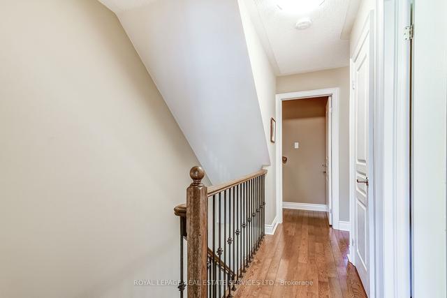 23 Leaves Terr, House attached with 3 bedrooms, 3 bathrooms and 2 parking in Toronto ON | Image 10