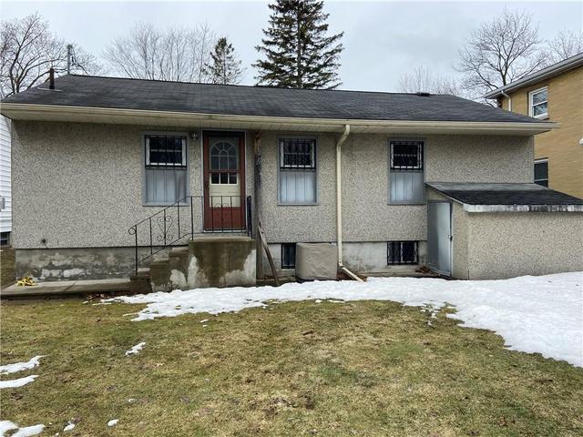 77 Ferguson Drive, House detached with 3 bedrooms, 1 bathrooms and 3 parking in Brockville ON | Image 2