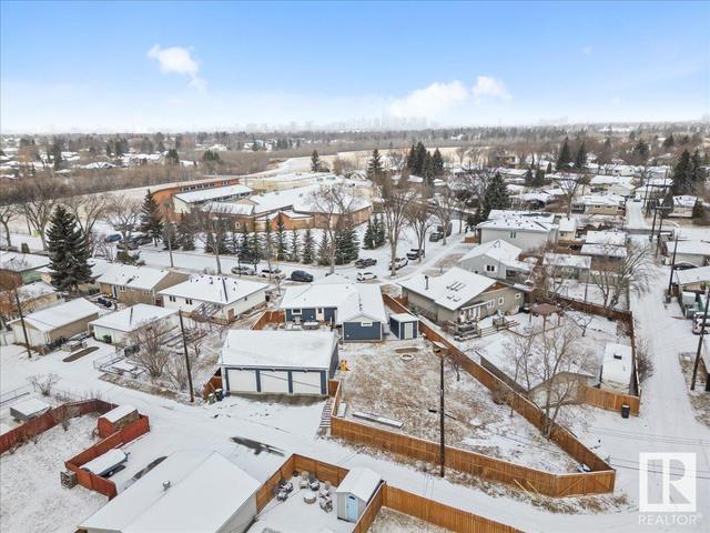 8803 65 Av Nw, House detached with 4 bedrooms, 3 bathrooms and 6 parking in Edmonton AB | Image 58