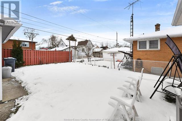 1829 Drouillard Road, House detached with 4 bedrooms, 2 bathrooms and null parking in Windsor ON | Image 8