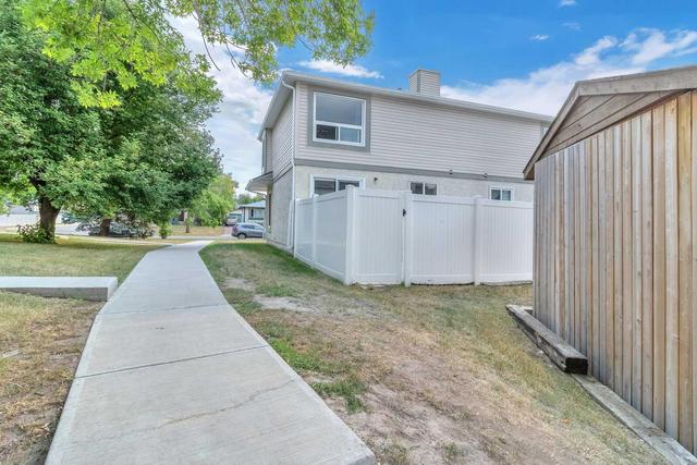 14760 Deer Ridge Drive Se, Home with 3 bedrooms, 1 bathrooms and 1 parking in Calgary AB | Image 17