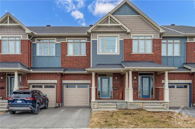 209 Overberg Way, Townhouse with 3 bedrooms, 3 bathrooms and 2 parking in Ottawa ON | Image 1