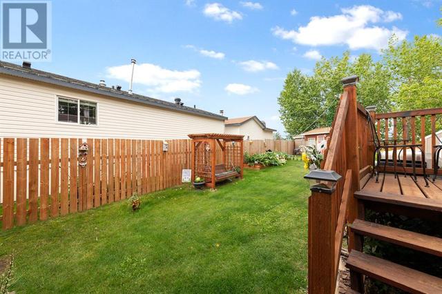 185 Card Crescent, House other with 3 bedrooms, 2 bathrooms and 5 parking in Wood Buffalo AB | Image 5
