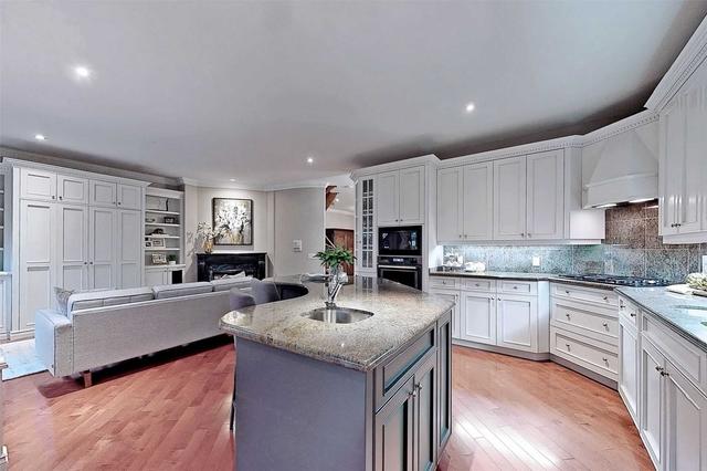 6 Strathallan Blvd, House attached with 3 bedrooms, 4 bathrooms and 2 parking in Toronto ON | Image 6