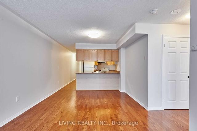 606 - 909 Bay St, Condo with 1 bedrooms, 1 bathrooms and 1 parking in Toronto ON | Image 6