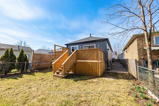 584 Corbett St, House detached with 4 bedrooms, 2 bathrooms and 1 parking in Hamilton ON | Image 27