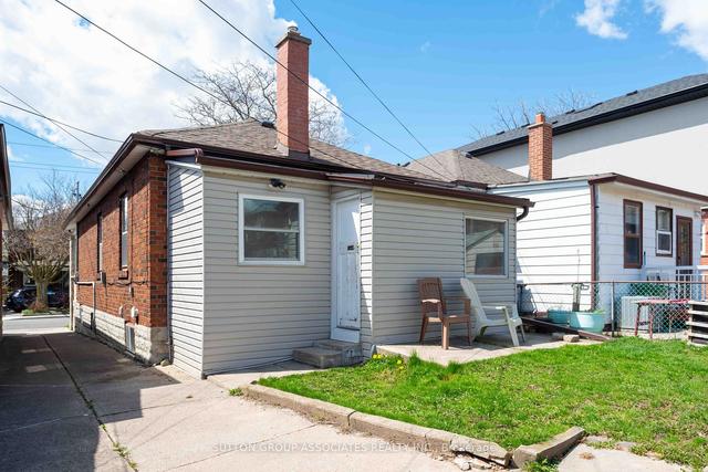 107 Alameda Ave, House detached with 2 bedrooms, 1 bathrooms and 0 parking in Toronto ON | Image 10