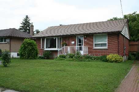 257 Wilson Rd S, House detached with 2 bedrooms, 2 bathrooms and 4 parking in Oshawa ON | Image 1
