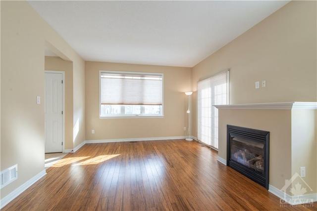 613 Pamplona Private, Townhouse with 3 bedrooms, 3 bathrooms and 4 parking in Ottawa ON | Image 8