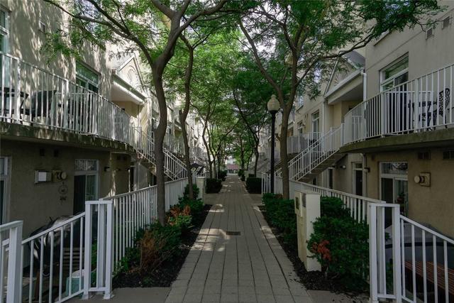 267 - 30 Stadium Rd, Townhouse with 3 bedrooms, 3 bathrooms and 2 parking in Toronto ON | Image 2