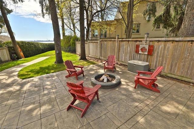 1020 North Shore Boulevard E, House detached with 3 bedrooms, 2 bathrooms and 7 parking in Burlington ON | Image 45