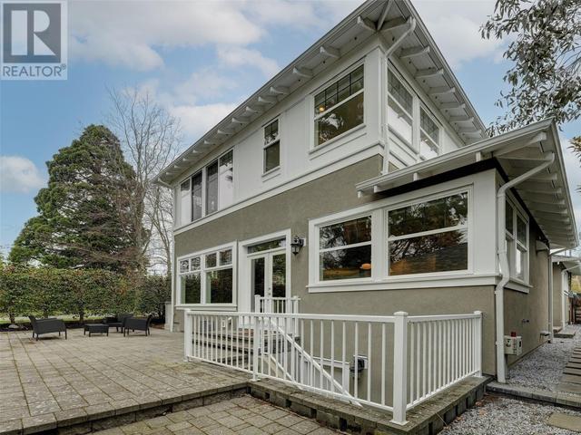 2995 Uplands Rd, House detached with 5 bedrooms, 4 bathrooms and 4 parking in Oak Bay BC | Image 31
