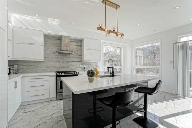 7074 Gooderham Estate Blvd, House detached with 4 bedrooms, 6 bathrooms and 6 parking in Mississauga ON | Image 28