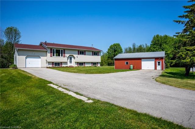 9 Peace Road, House detached with 4 bedrooms, 1 bathrooms and null parking in Kawartha Lakes ON | Image 1
