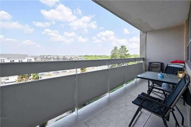 406 - 15 Albright Rd, Condo with 2 bedrooms, 1 bathrooms and 1 parking in Hamilton ON | Image 2