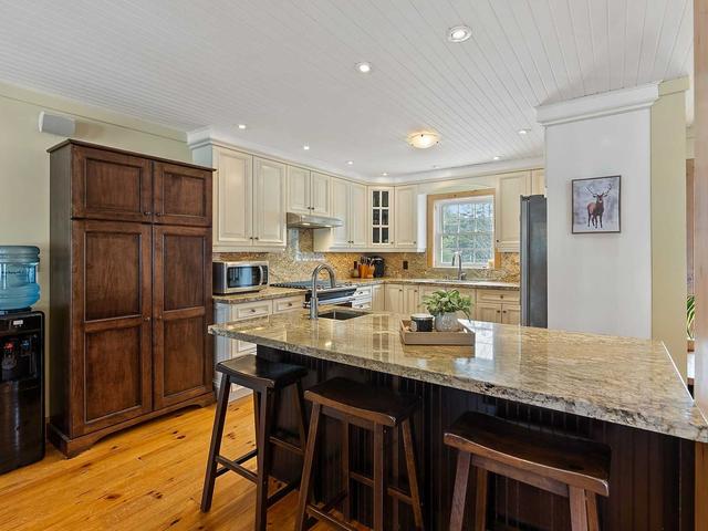 1063 1700 Rd, House detached with 0 bedrooms, 3 bathrooms and 6 parking in Gravenhurst ON | Image 2