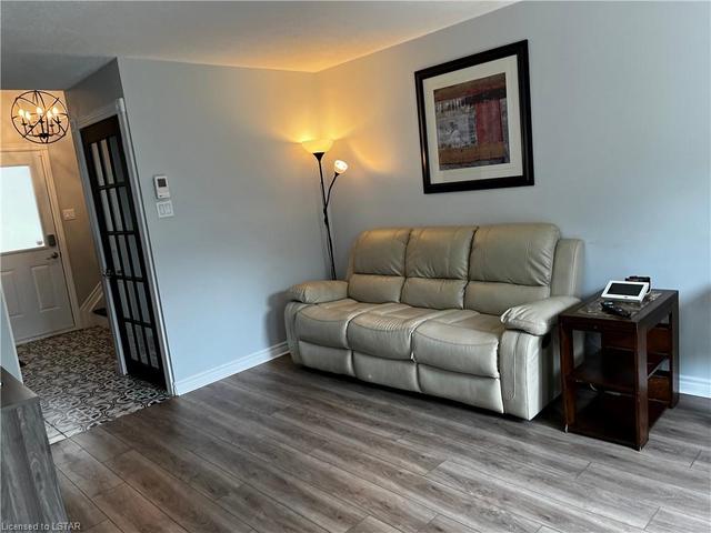 74 - 163 Thistledown Court, House attached with 3 bedrooms, 1 bathrooms and 1 parking in Ottawa ON | Image 6
