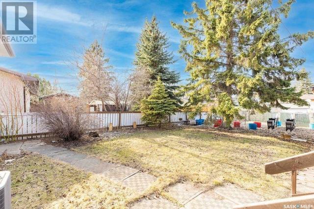 592 24th Street E, House detached with 4 bedrooms, 2 bathrooms and null parking in Prince Albert SK | Image 4