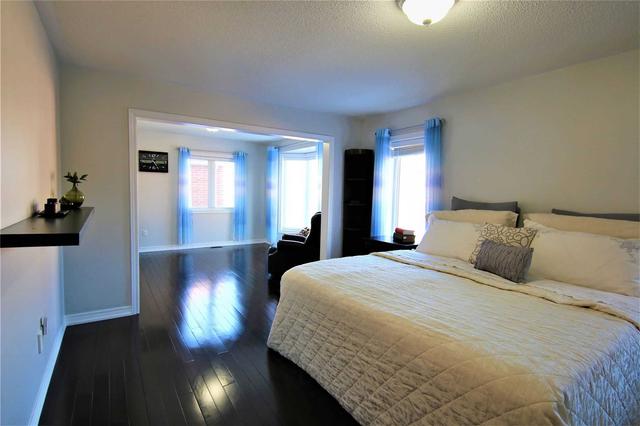 21 Maverick Cres, House detached with 4 bedrooms, 3 bathrooms and 6 parking in Brampton ON | Image 5