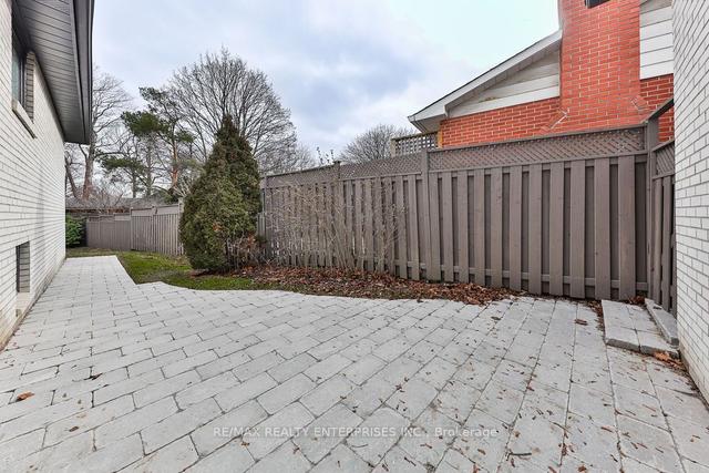 1986 Truscott Dr, House detached with 3 bedrooms, 2 bathrooms and 4 parking in Mississauga ON | Image 31