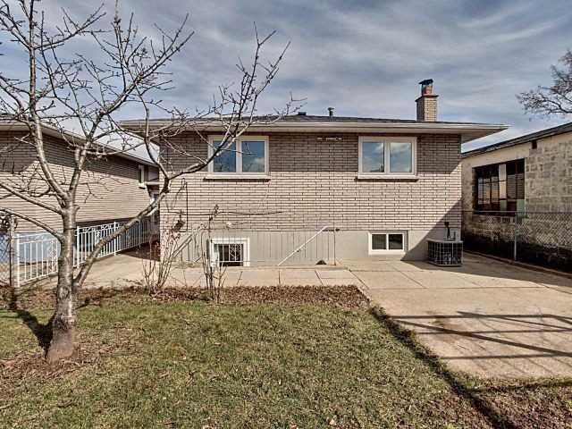 418 Red Oak Ave, House semidetached with 3 bedrooms, 2 bathrooms and 3 parking in Hamilton ON | Image 3
