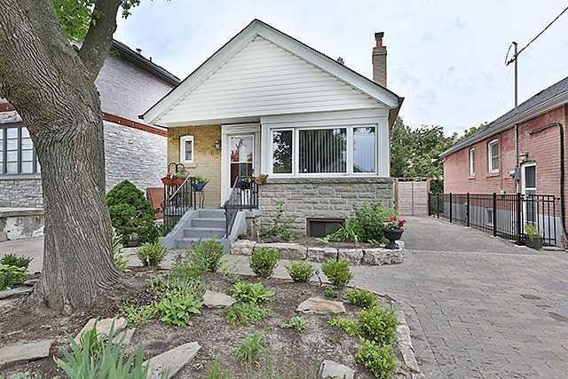 8 Treadway Blvd, House detached with 2 bedrooms, 2 bathrooms and 2 parking in Toronto ON | Image 1