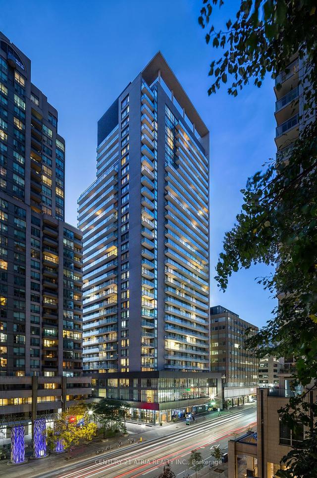1212 - 770 Bay St, Condo with 2 bedrooms, 2 bathrooms and 1 parking in Toronto ON | Image 16