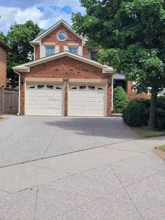 1447 Cooper Crt, House detached with 4 bedrooms, 4 bathrooms and 4 parking in Oakville ON | Card Image