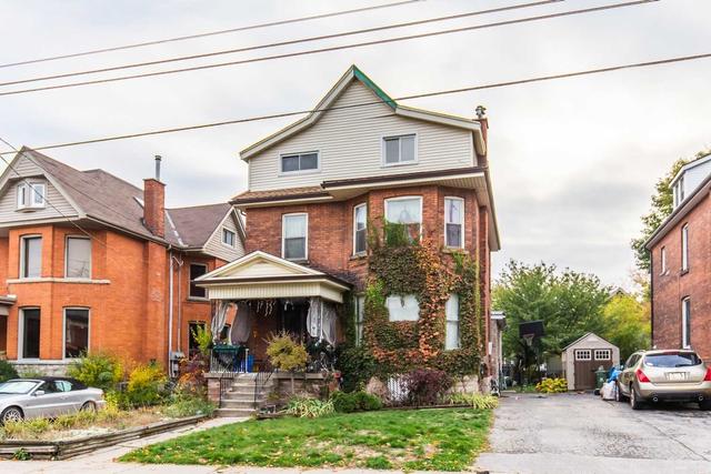 151 Sanford Ave S, House detached with 5 bedrooms, 3 bathrooms and 4 parking in Hamilton ON | Image 3