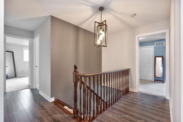 2215 Oakridge Cres, House detached with 4 bedrooms, 3 bathrooms and 5 parking in Burlington ON | Image 11